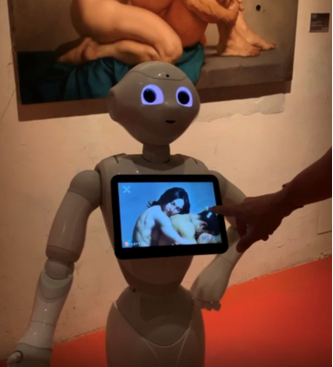 Un robot ejerciendo de guía en un museo.